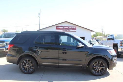 Magnetic Metallic 2017 Ford Explorer XLT