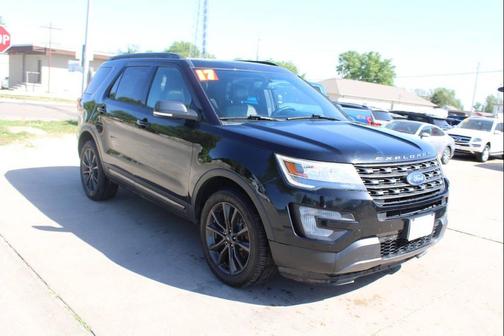 Magnetic Metallic 2017 Ford Explorer XLT