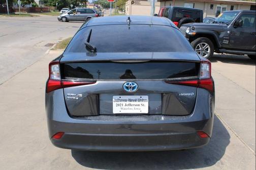 2022 Toyota Prius LE