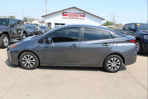 2022 Toyota Prius LE