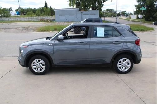 2021 Hyundai VENUE SE