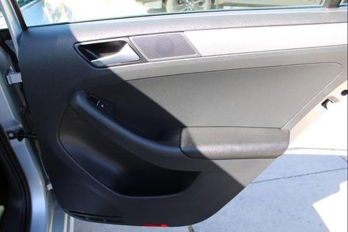 2015 Volkswagen Jetta Auto SE w/Connectivity