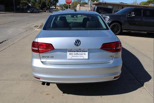 2015 Volkswagen Jetta Auto SE w/Connectivity