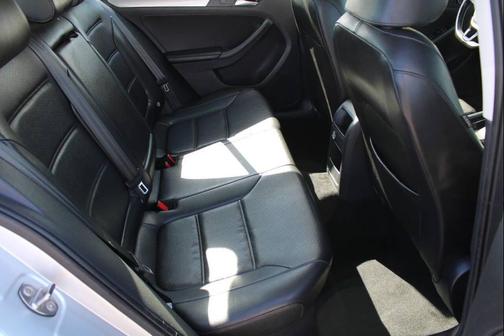 2015 Volkswagen Jetta Auto SE w/Connectivity