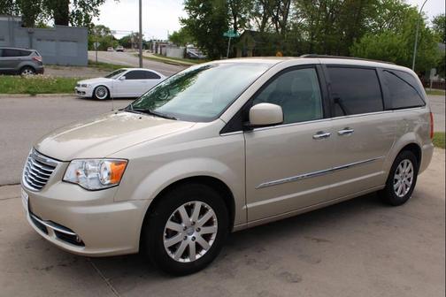 Cashmere/Sandstone Pearlcoat 2015 Chrysler Town & Country Touring