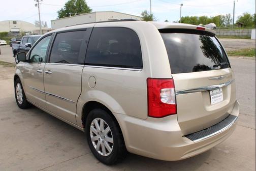 Cashmere/Sandstone Pearlcoat 2015 Chrysler Town & Country Touring