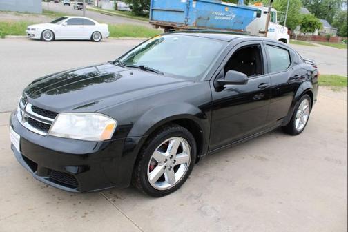 Black Clearcoat 2013 Dodge Avenger SE