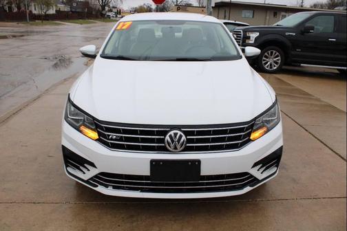 Pure White 2017 Volkswagen Passat 1.8T R-Line w/Comfort