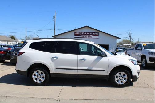 White 2015 Chevrolet Traverse LS