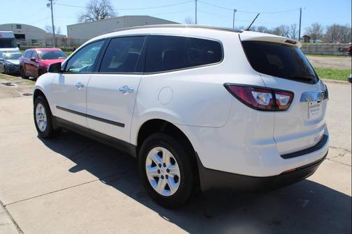 White 2015 Chevrolet Traverse LS