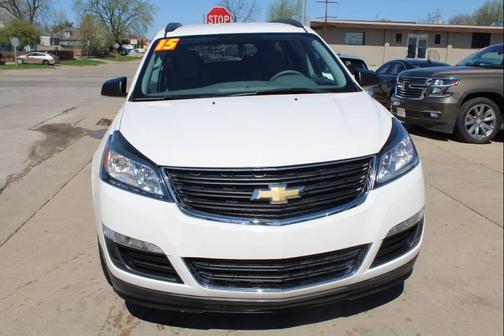 White 2015 Chevrolet Traverse LS
