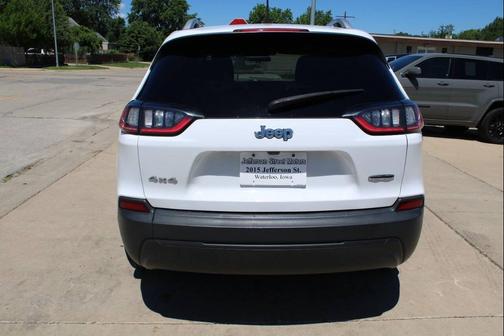 Bright White Clearcoat 2019 Jeep Cherokee Latitude