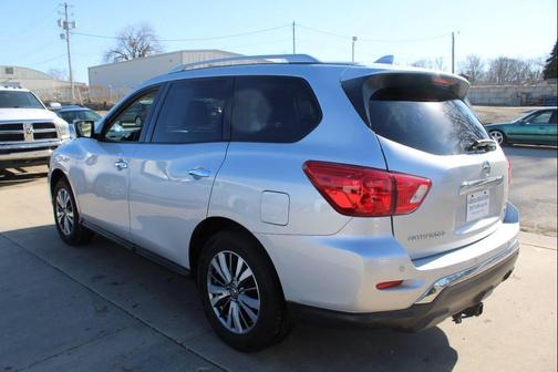 2019 Nissan Pathfinder SL