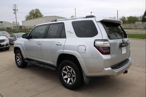 Classic Silver Metallic 2018 Toyota 4Runner SR5 Premium