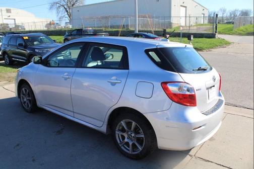 Classic Silver Metallic 2009 Toyota Matrix S