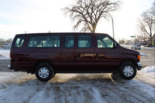 2004 Ford E350 Super Duty XL Wagon