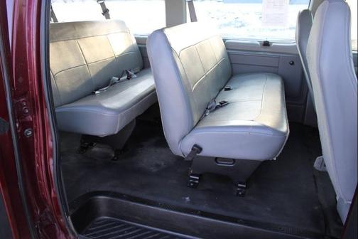 2004 Ford E350 Super Duty XL Wagon