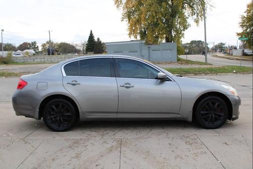 2009 INFINITI G37x Base