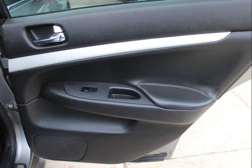 2009 INFINITI G37x Base