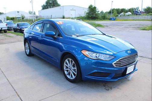Lightning Blue 2017 Ford Fusion SE