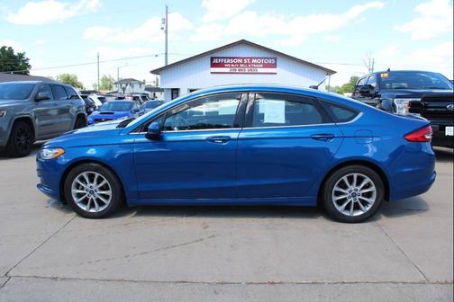 Lightning Blue 2017 Ford Fusion SE