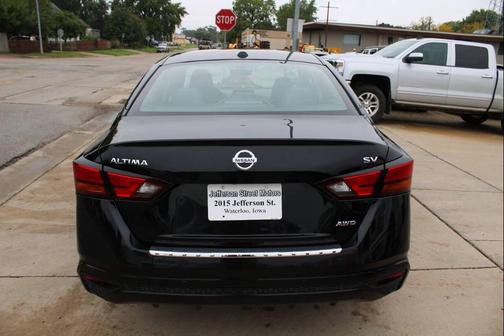 Super Black 2022 Nissan Altima 2.5 SV