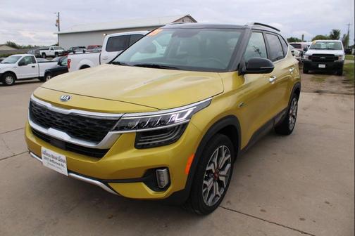 Starbright Yellow/Black Roof 2021 Kia Seltos SX Turbo