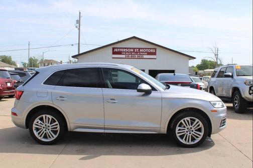 Florett Silver Metallic 2018 Audi Q5 2.0T Premium Plus