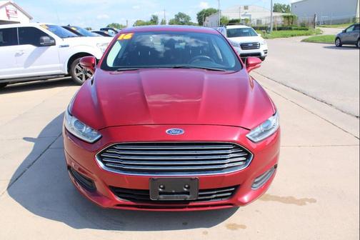 Burgundy 2016 Ford Fusion SE