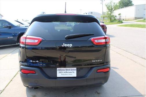 2017 Jeep Cherokee Sport