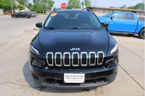 2017 Jeep Cherokee Sport