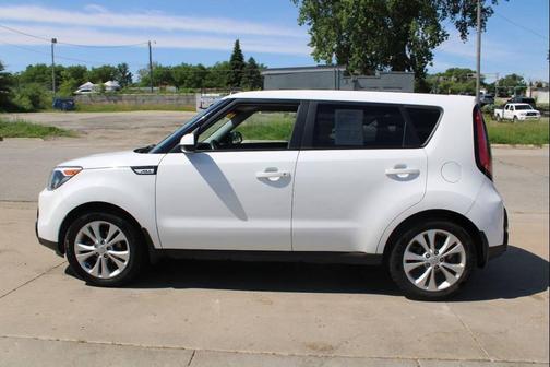Clear White 2016 Kia Soul +