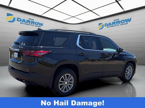Mosaic Black Metallic 2023 Chevrolet Traverse LT Cloth