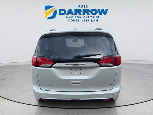 Luxury White Pearlcoat 2019 Chrysler Pacifica Limited