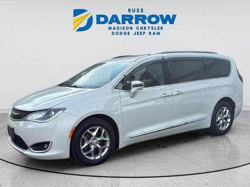 Luxury White Pearlcoat 2019 Chrysler Pacifica Limited