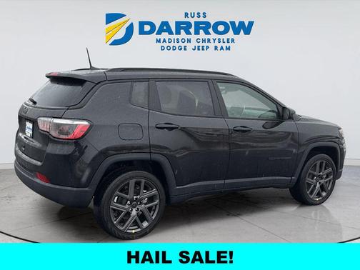 Diamond Black Crystal Pearlcoat 2026 Jeep Compass Latitude