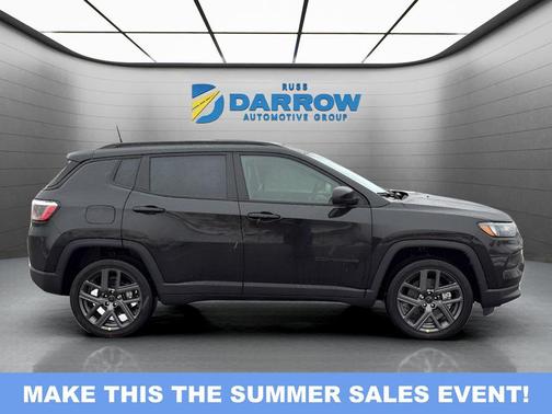Diamond Black Crystal Pearlcoat 2026 Jeep Compass Latitude