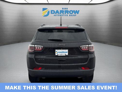 Diamond Black Crystal Pearlcoat 2026 Jeep Compass Latitude