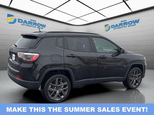 Diamond Black Crystal Pearlcoat 2026 Jeep Compass Latitude