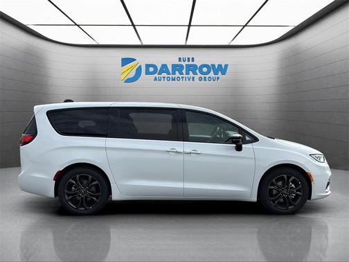 2026 Chrysler Pacifica L