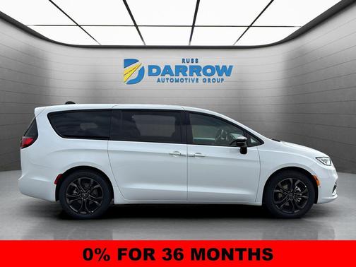 Bright White Clearcoat 2026 Chrysler Pacifica L