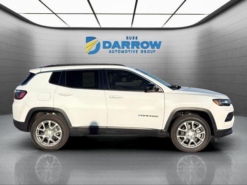 Bright White Clearcoat 2024 Jeep Compass Latitude Lux