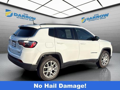 Bright White Clearcoat 2024 Jeep Compass Latitude Lux