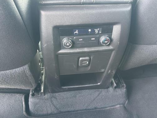 Northsky Blue Metallic 2022 Chevrolet Traverse LT Cloth