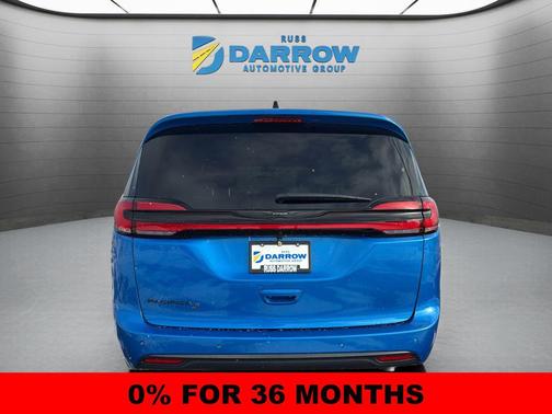 Hydro Blue Pearlcoat 2026 Chrysler Pacifica L