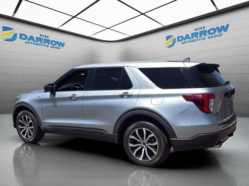 Iconic Silver Metallic 2022 Ford Explorer ST-Line