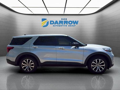 Iconic Silver Metallic 2022 Ford Explorer ST-Line