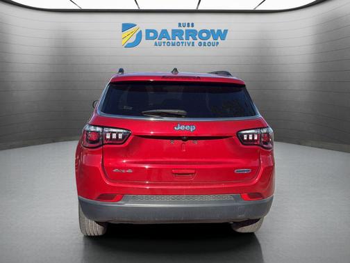 Red Hot Pearlcoat 2025 Jeep Compass Latitude