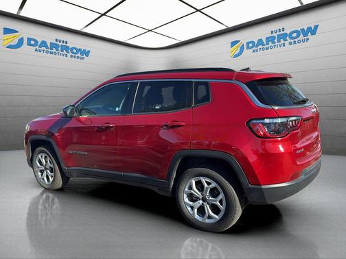Red Hot Pearlcoat 2025 Jeep Compass Latitude