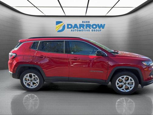 Red Hot Pearlcoat 2025 Jeep Compass Latitude